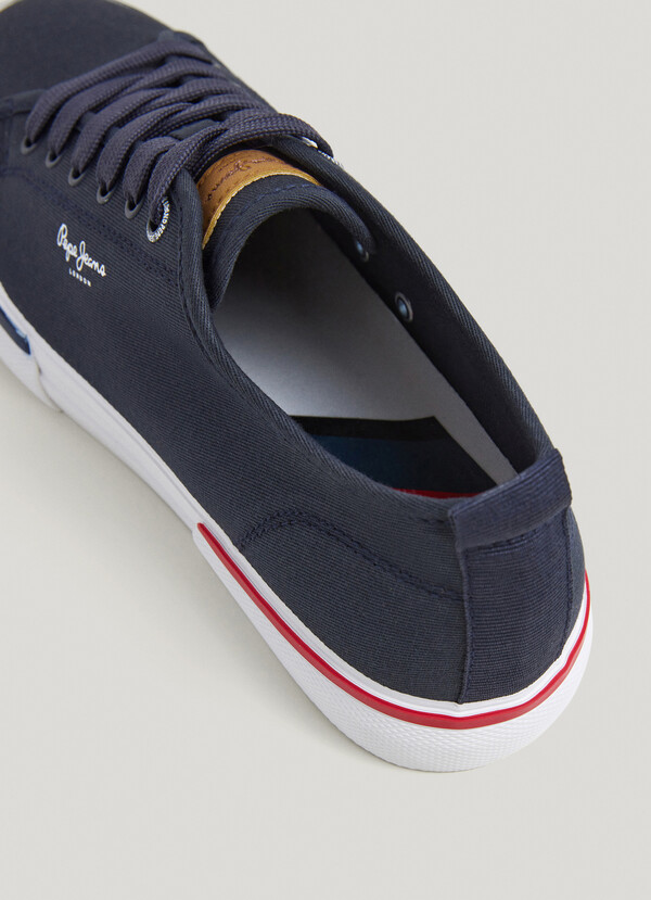 CLASSIC CANVAS TRAINERS
