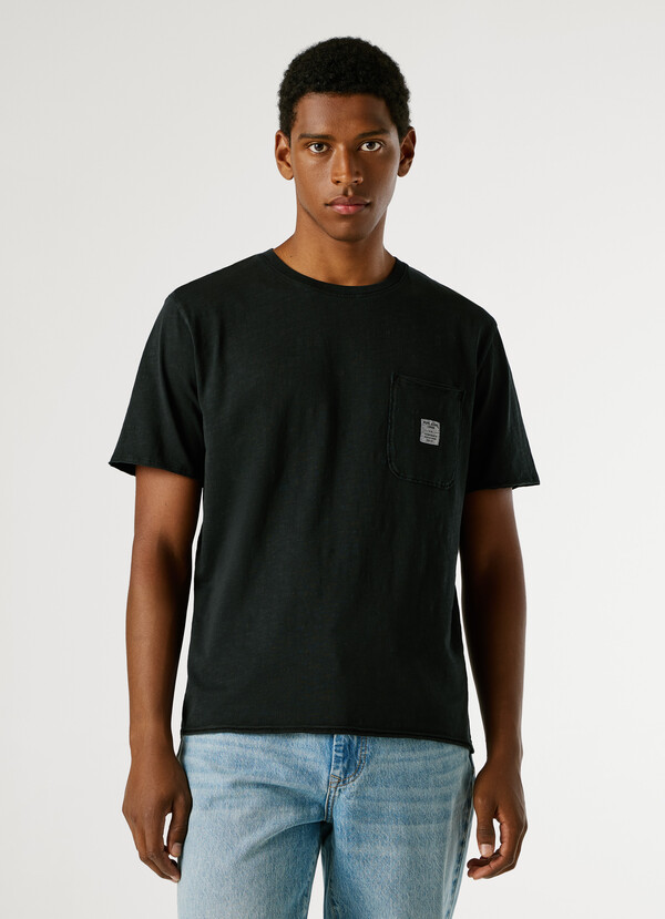 REGULAR FIT FRONT POCKET T-SHIRT