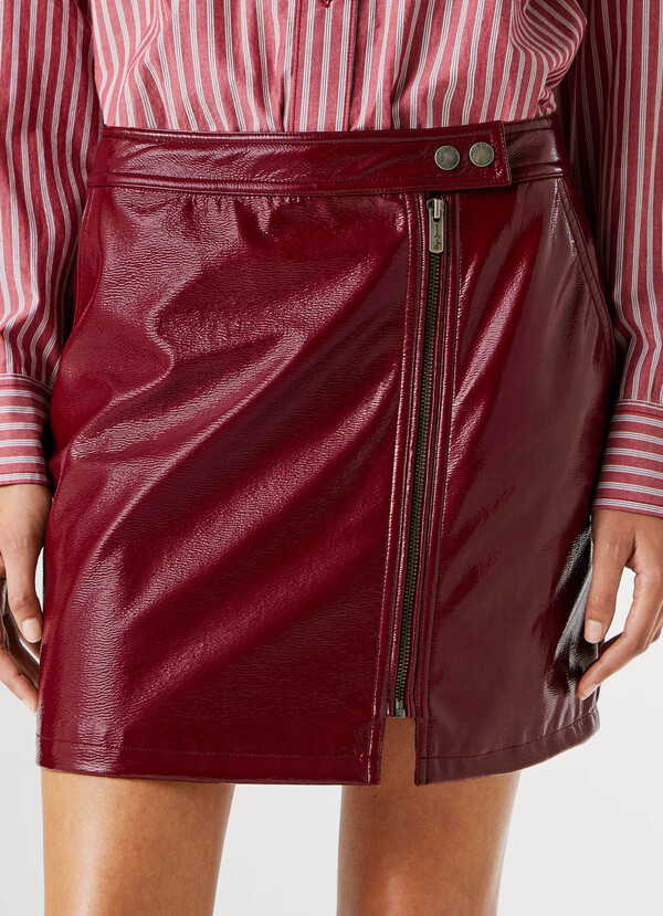 PATENT LEATHER MINI SKIRT