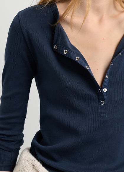 LONG SLEEVE RIBBED T-SHIRT