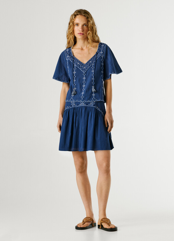 V-NECK BLOUSE WITH EMBROIDERED DETAILS