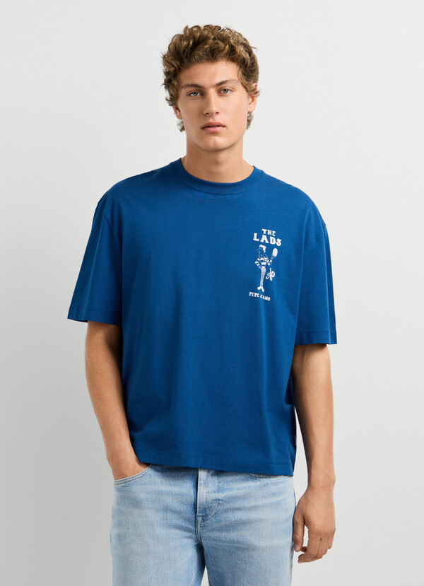 WIDE FIT PRINTED GRAPHIC T-SHIRT