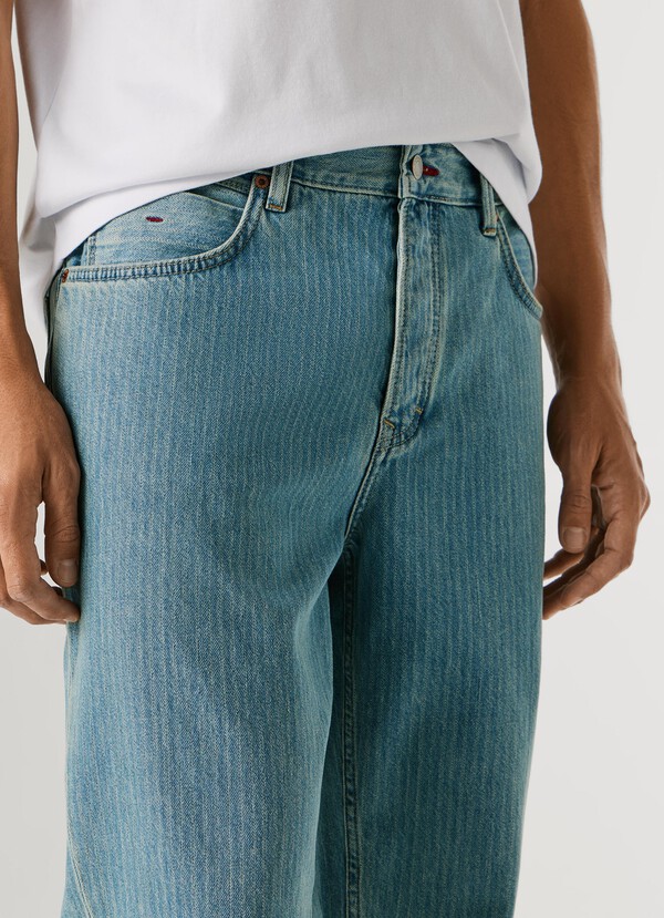 HELIX - LOOSE FIT MID-RISE JEANS