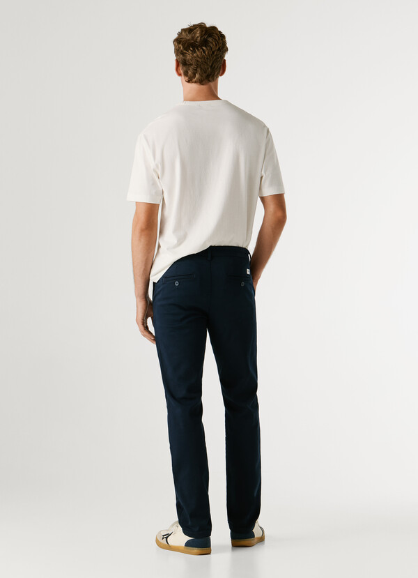 SLIM FIT CHINOS