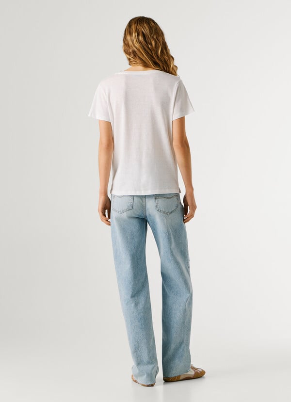 V-NECK EMBROIDERED LOGO T-SHIRT