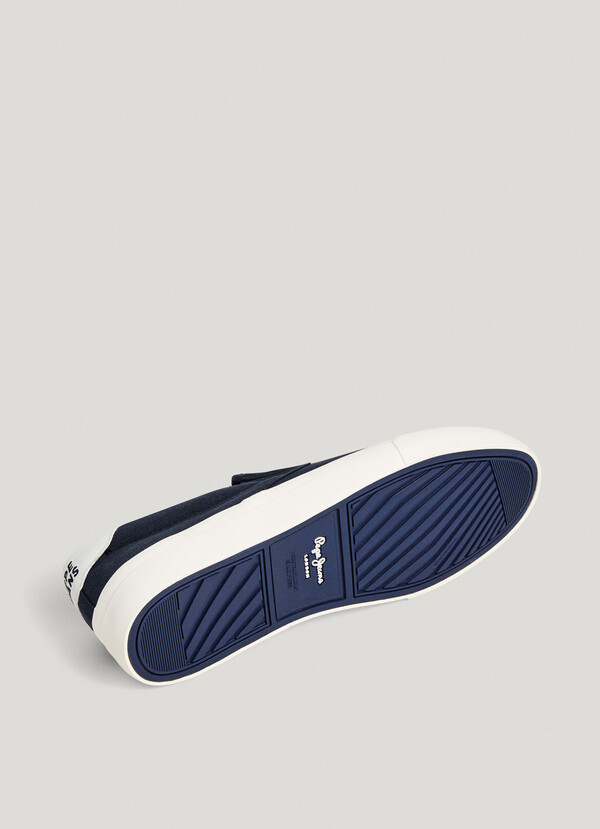 CLASSIC CANVAS TRAINERS
