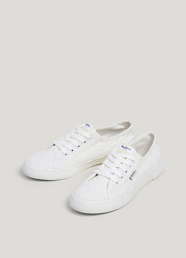 CLASSIC TRAINERS WITH EMBROIDERED DETAILS