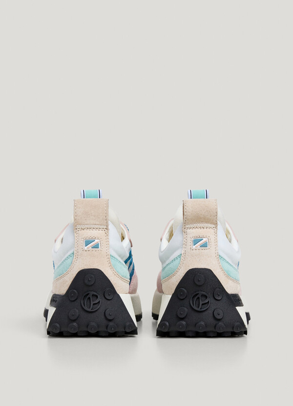 TRAINERS WITH TRANSLUCENT DETAILS