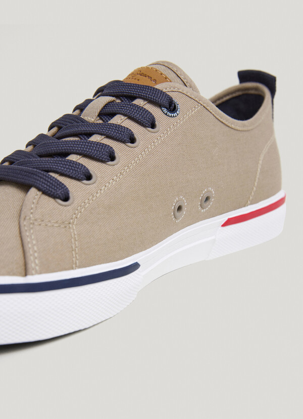 CLASSIC CANVAS TRAINERS
