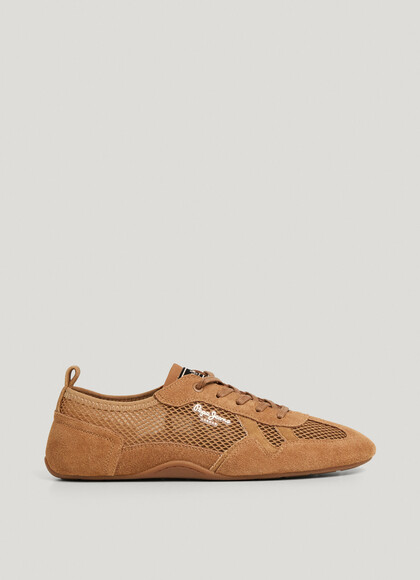 TRAINERS WITH SUEDE DETAILS