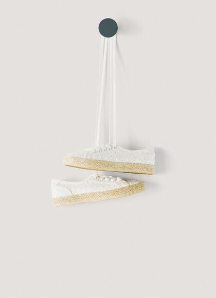 CLASSIC TRAINERS WITH EMBROIDERED DETAILS