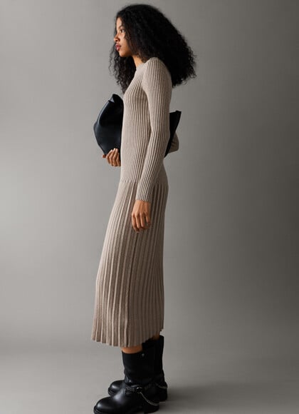 RIBBED MAXI DRESS
