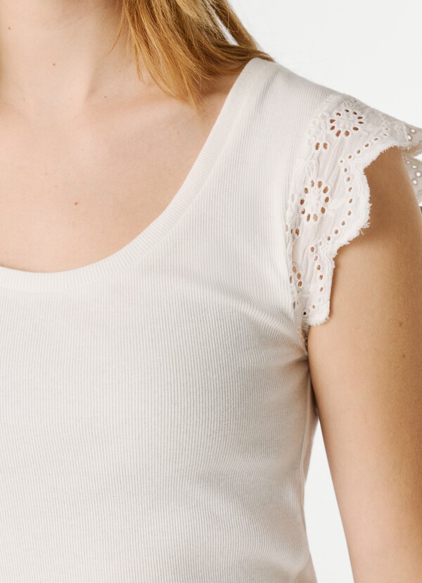 SLEEVELESS RIBBED BLOUSE