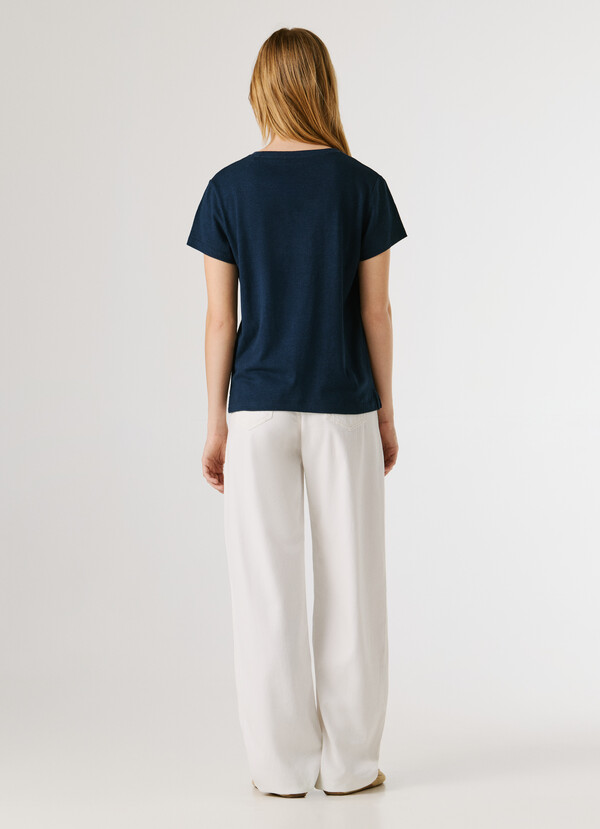 EMBROIDERED LOGO T-SHIRT