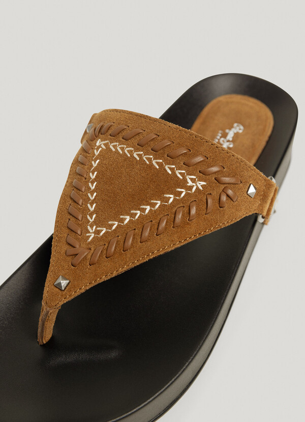 FLAT SUEDE SANDALS