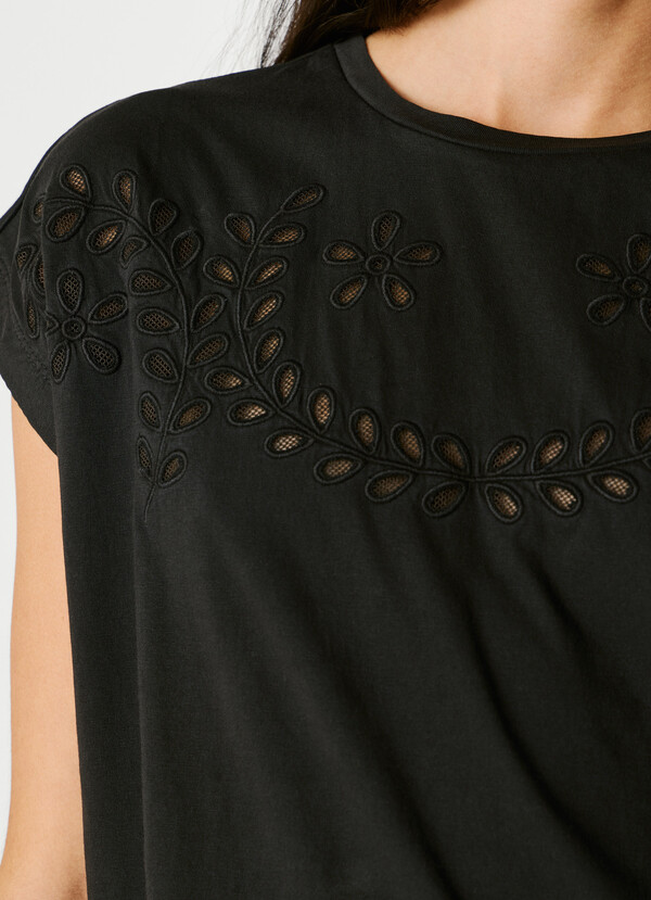T-SHIRT WITH OPENWORK FLORAL DETAILS
