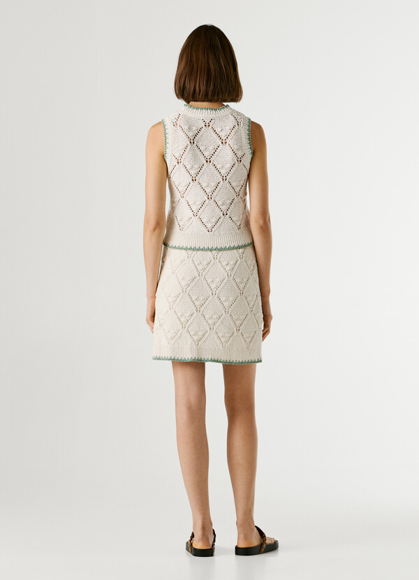 DIAMOND POINTELLE TOP