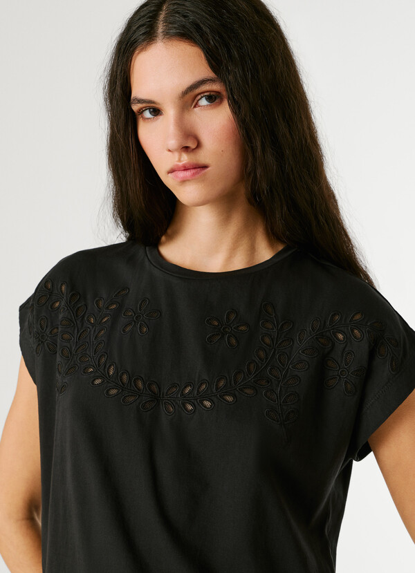 T-SHIRT WITH OPENWORK FLORAL DETAILS