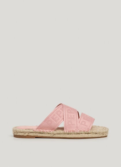 FLAT SANDALS WITH CROSSED STRAPS