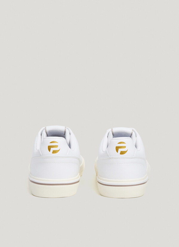 CLASSIC LACE-UP TRAINERS