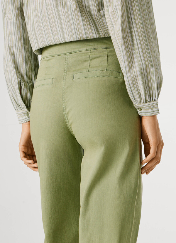WIDE TROUSERS WITH FRONT BUTTONS