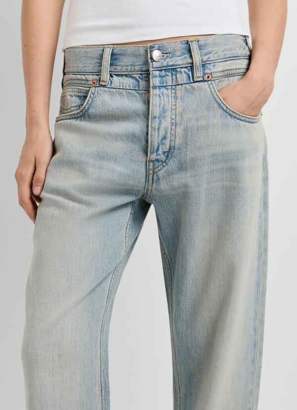CRAFT - MID-RISE BOYFRIEND FIT JEANS