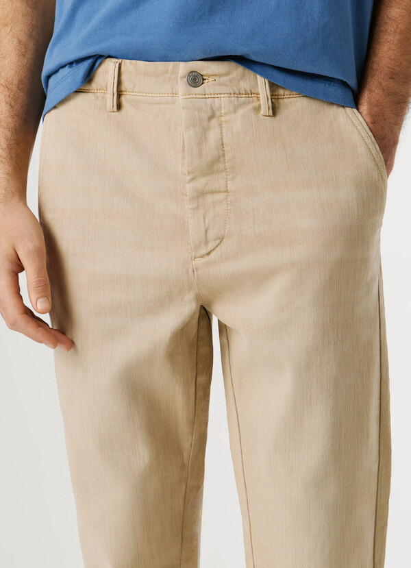 TAPERED FIT CHINO TROUSERS