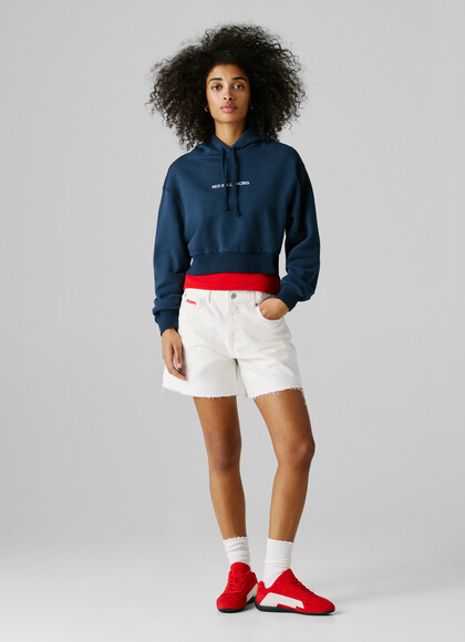 CROPPED FIT HOODIE