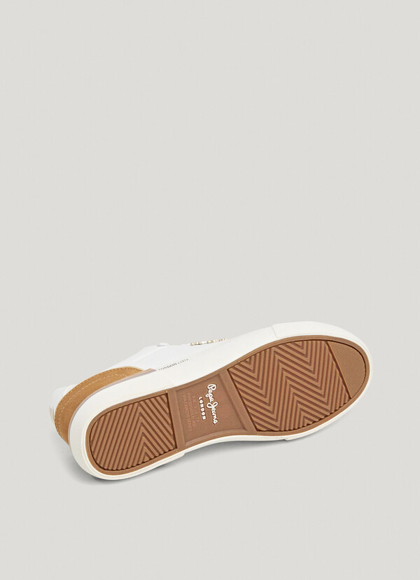 CLASSIC TRAINERS WITH SUEDE DETAILS