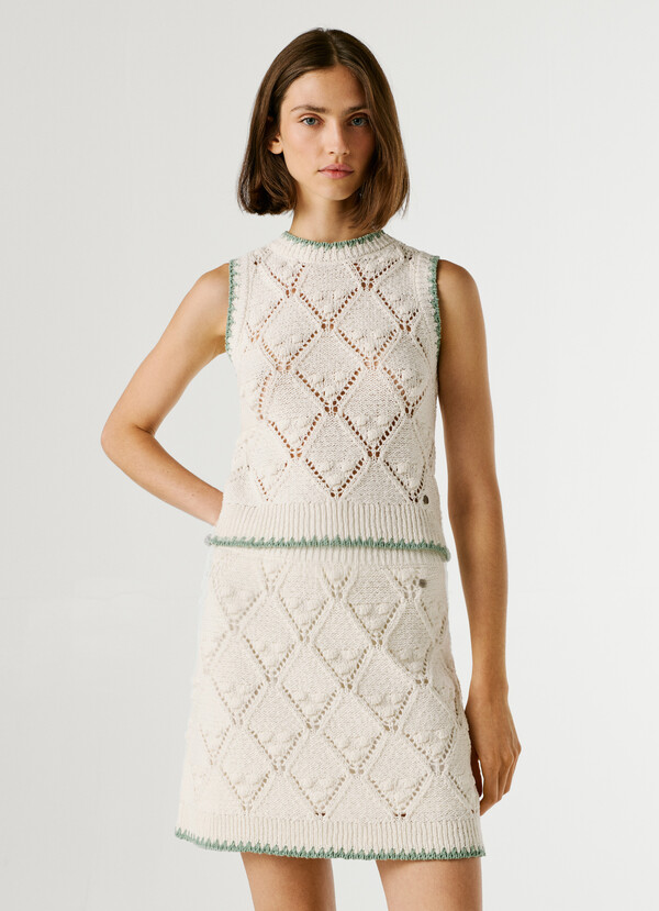 DIAMOND POINTELLE TOP