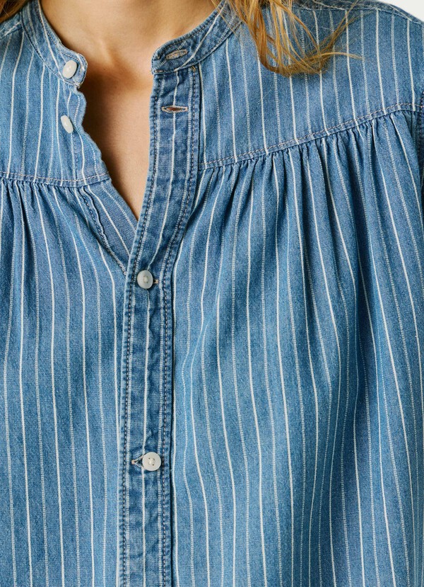 REGULAR FIT DENIM BLOUSE