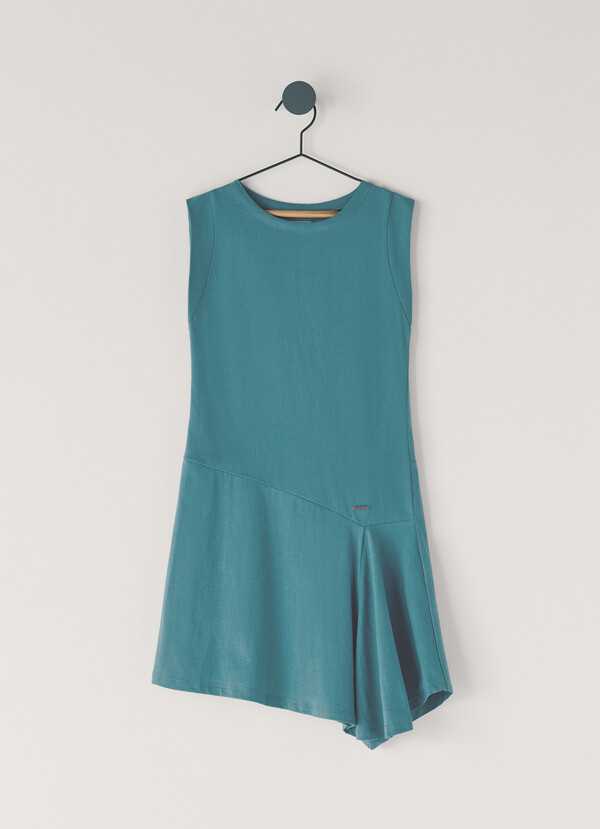 ROBE COURTE &Agrave; COL ROND