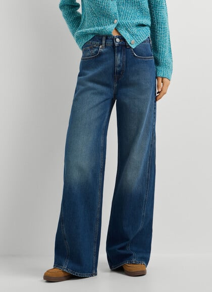 BELLE - HIGH-RISE FLARE FIT JEANS