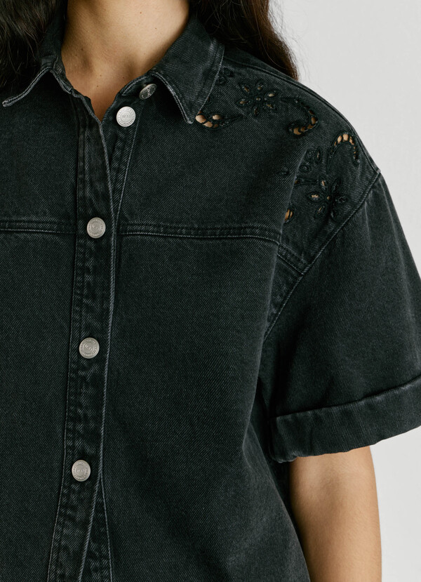 RELAXED FIT DENIM SHIRT
