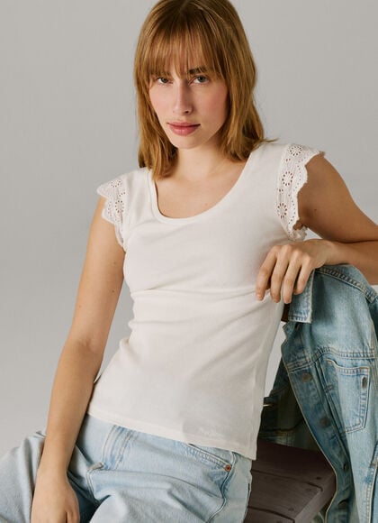 SLEEVELESS RIBBED BLOUSE