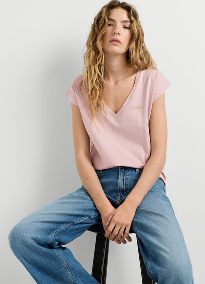 V-NECK LOGO PRINT T-SHIRT