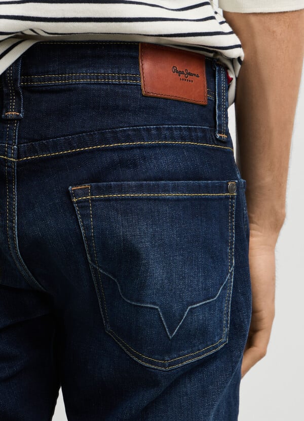 CASH - JEANS FIT AND MID-RISE