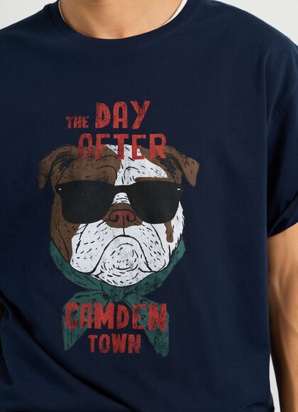 CASUAL FIT PRINTED GRAPHIC T-SHIRT
