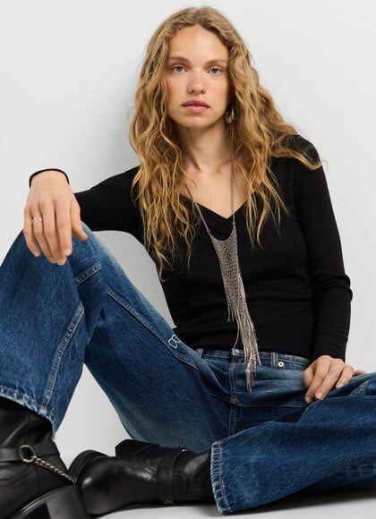 LONG SLEEVE V-NECK T-SHIRT