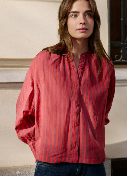 STRIPED FLUID BLOUSE