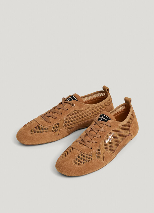 TRAINERS WITH SUEDE DETAILS