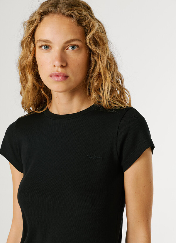 RIBBED EMBROIDERED LOGO T-SHIRT