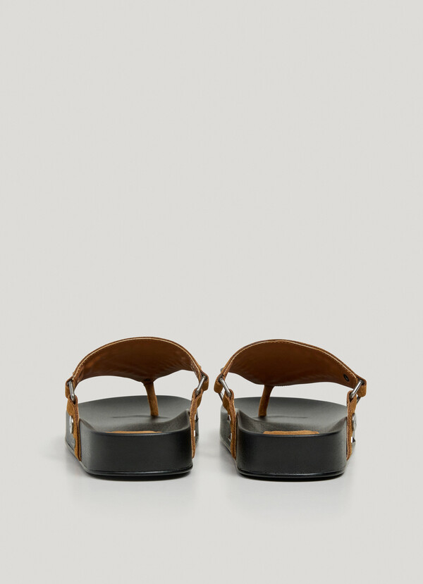 FLAT SUEDE SANDALS
