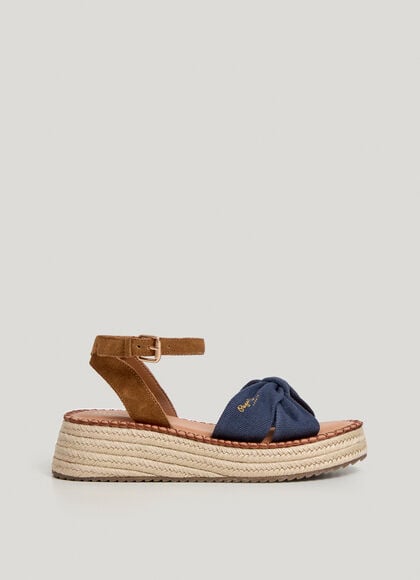WEDGE SANDALS WITH CROSS STRAPS