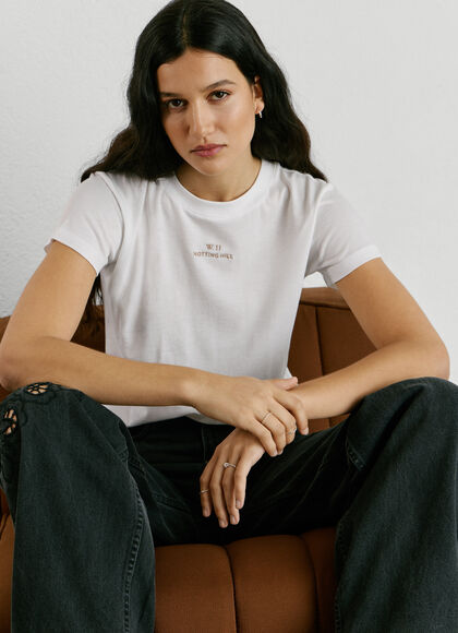 EMBROIDERED W11 LOGO T-SHIRT
