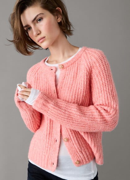 BUTTON-UP KNIT CARDIGAN