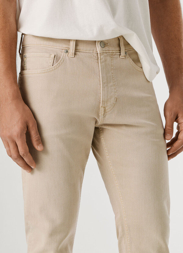 STANLEY- TAPER FIT MID-RISE JEANS