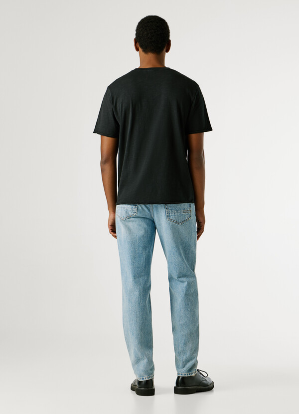 REGULAR FIT FRONT POCKET T-SHIRT