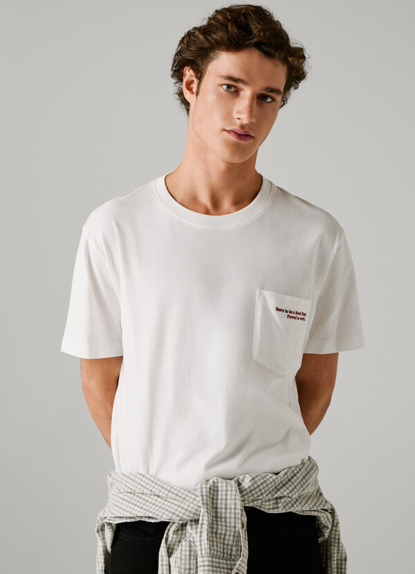 RELAXED FIT FRONT POCKET T-SHIRT