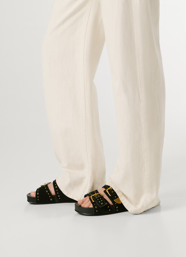 FLAT SUEDE SANDALS